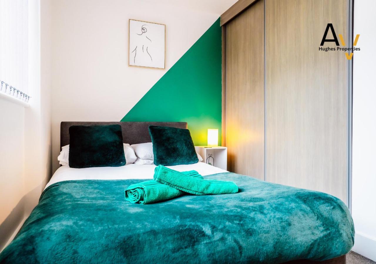 Modern Two-Bedroom Apartment - Central Location, Free Wi-Fi, Ideal For Long Stays By Av Hughes Properties Milton Keynes Extérieur photo